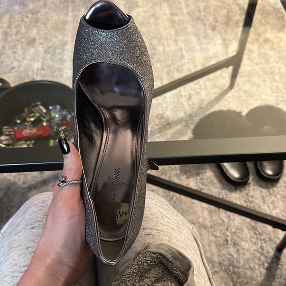 Jacqueline Ferrar glittery silver size 9 - Picture 4 of 6